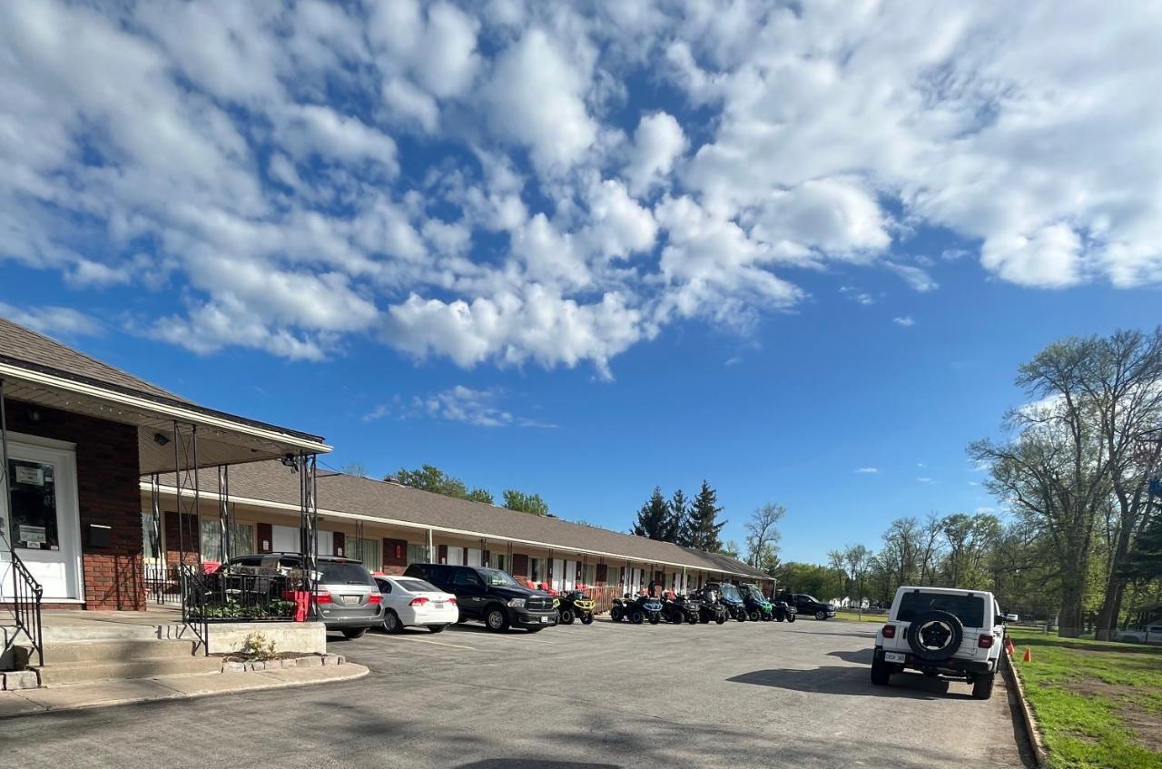 Park Place Motel & Suites Tweed Экстерьер фото