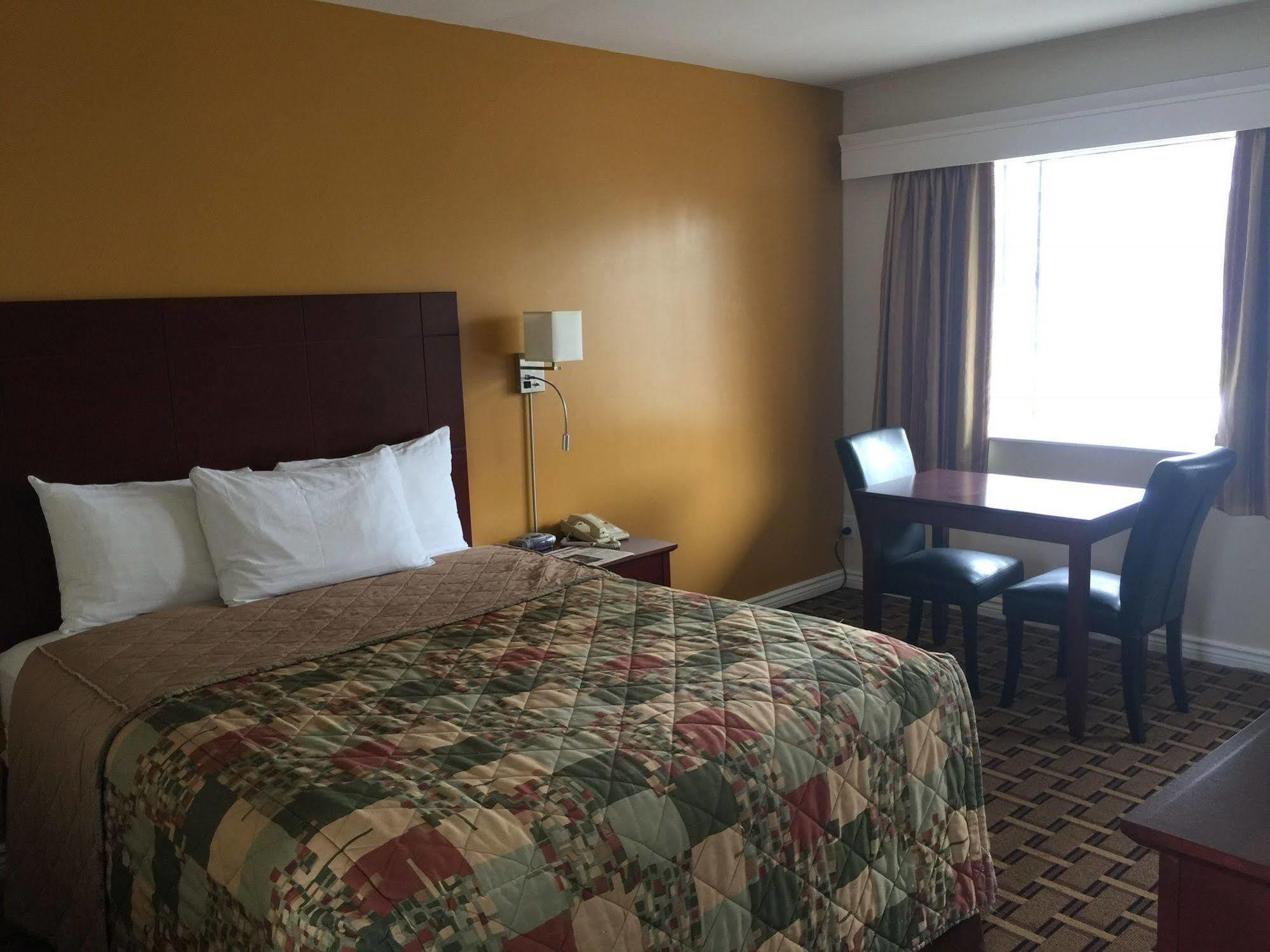 Park Place Motel & Suites Tweed Экстерьер фото